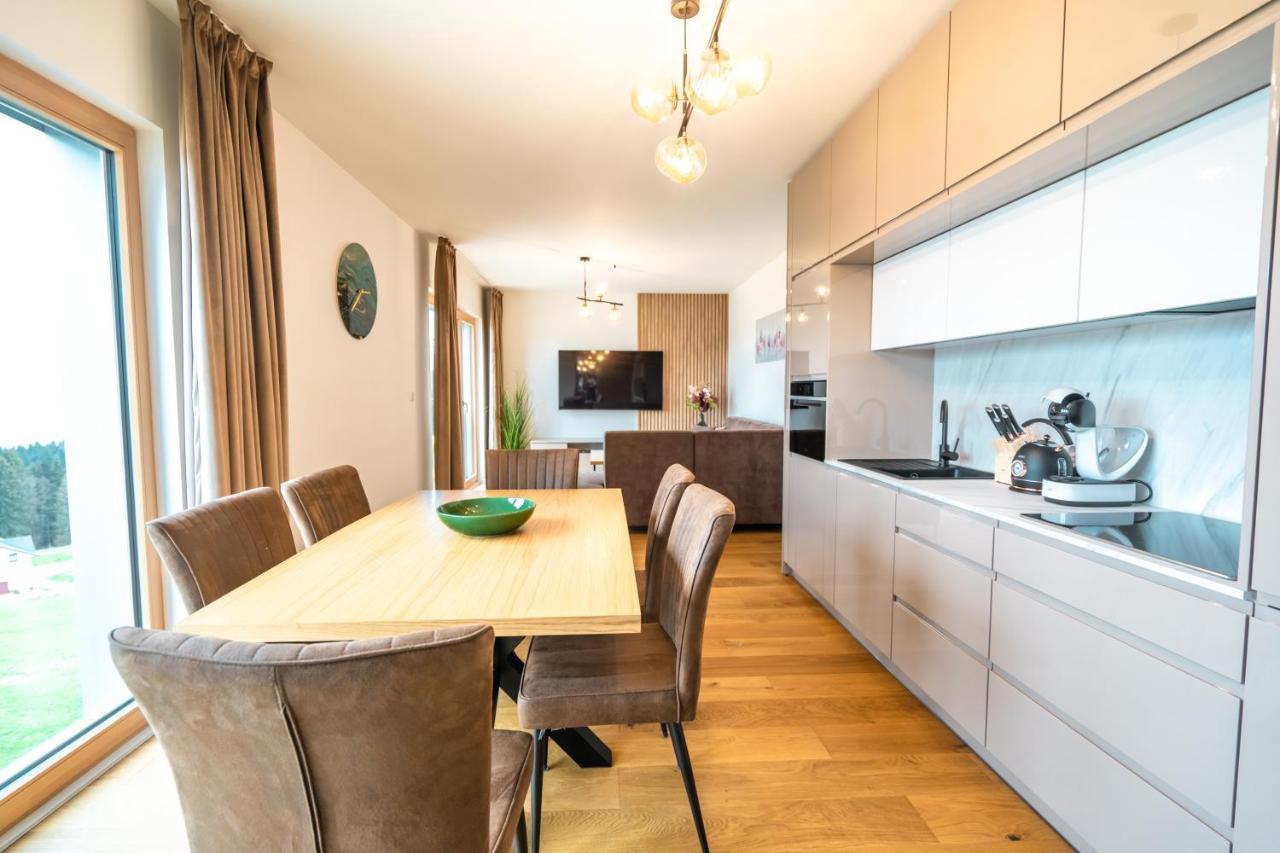 Family Apartment Kubinska Hola Dolny Kubin Exterior foto